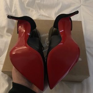 Louboutin - Ferme Rouge (black)